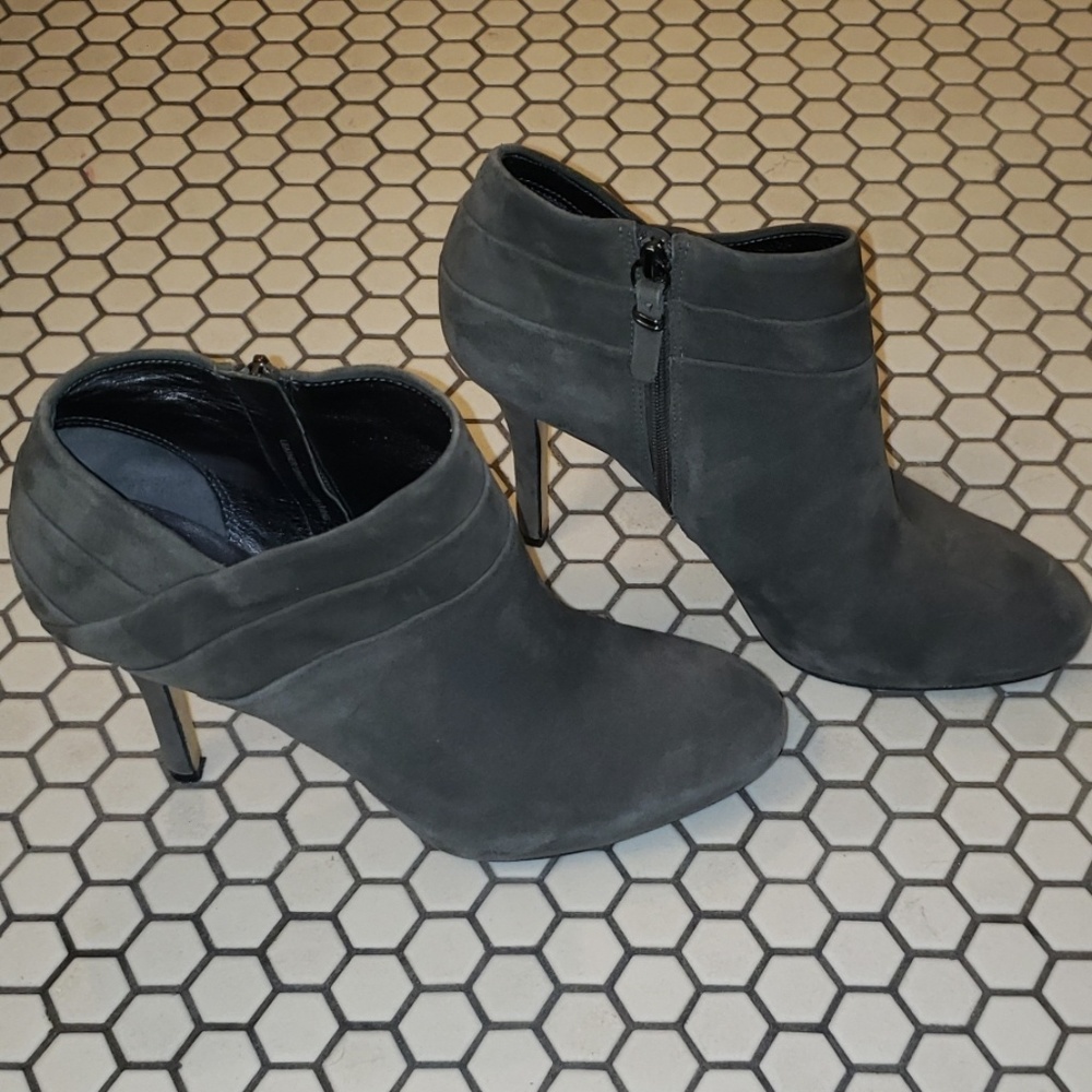 Via Spiga grey suede booties